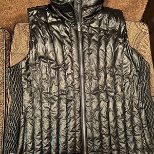 Calvin Klein women's Premium Down vest. Size 1X in black.